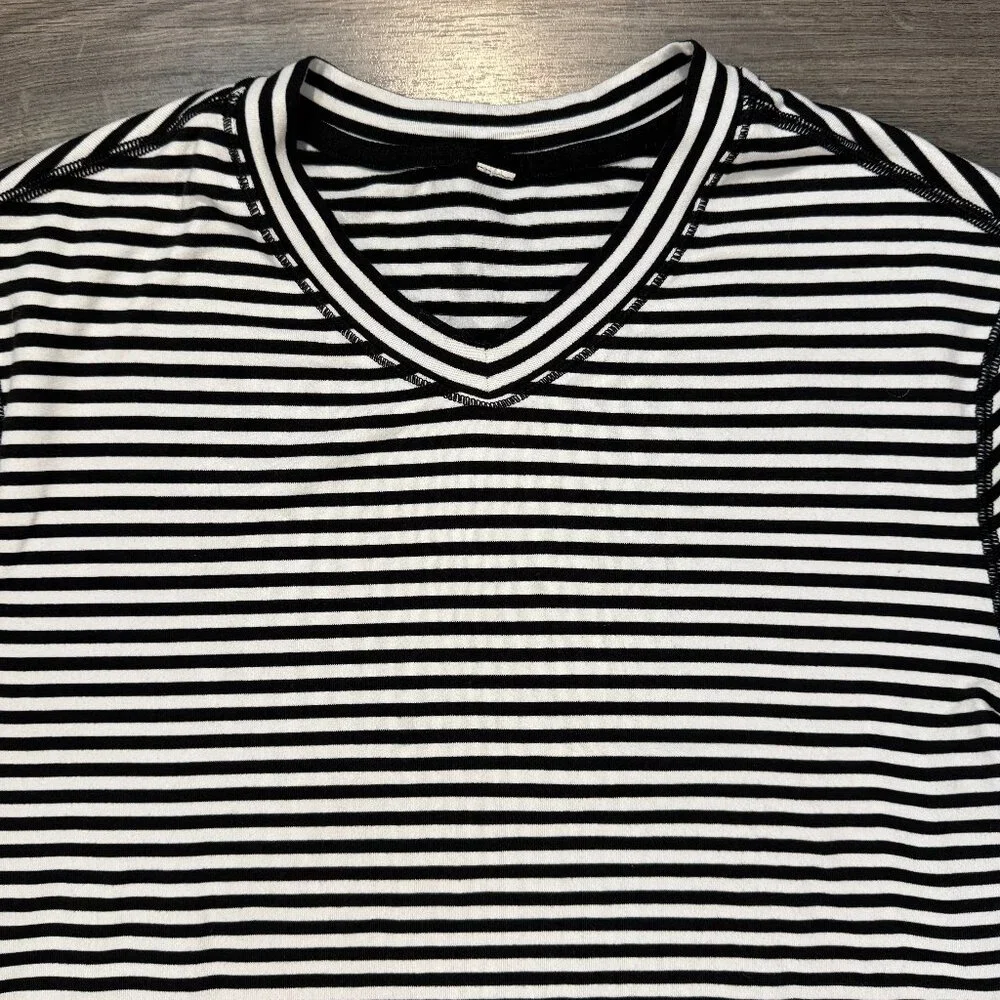 Lululemon Men's Speed Long Sleeve - Black/White Stripe - Picture 3 of 6
